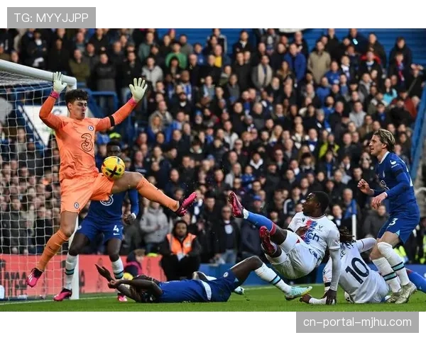 战术复盘：安切洛蒂如何用三中卫限制莱万的发挥