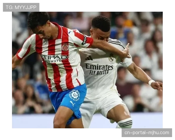 姆巴佩第88分钟遭肘击，VAR回放后未判点球引争议